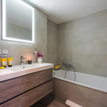 Chalet 10 Guests - Verbier!